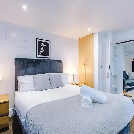 Apartment Comfortable Two Bedroom In By Eason Stays, Ideal For Business Travellers, Hospital Workers & Placements - With Free Parking! Sheffield